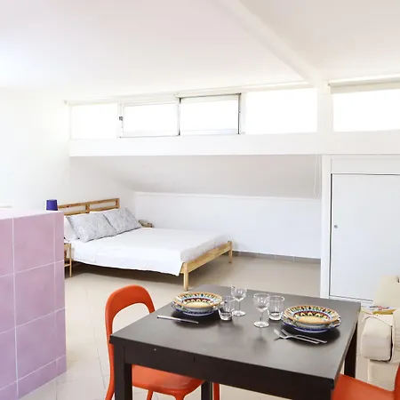 Apartment Con Terrazzo A Piazza Dante